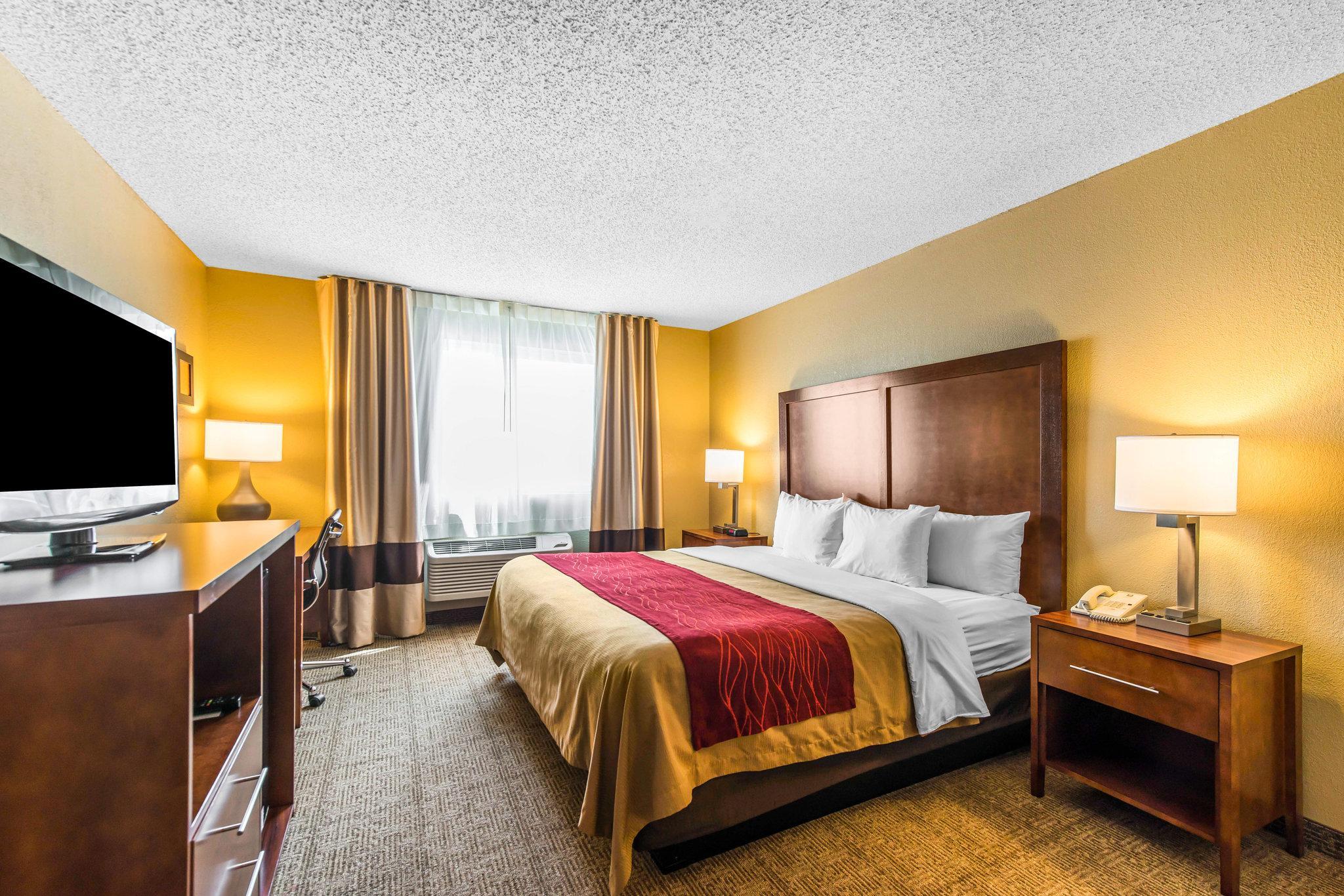 Comfort Inn & Suites Hays I-70 Екстер'єр фото