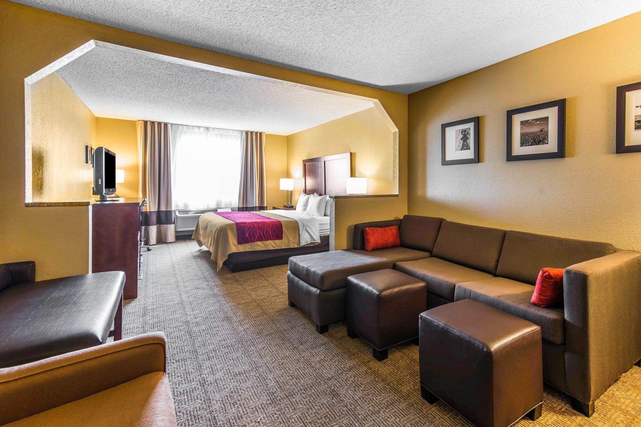 Comfort Inn & Suites Hays I-70 Екстер'єр фото
