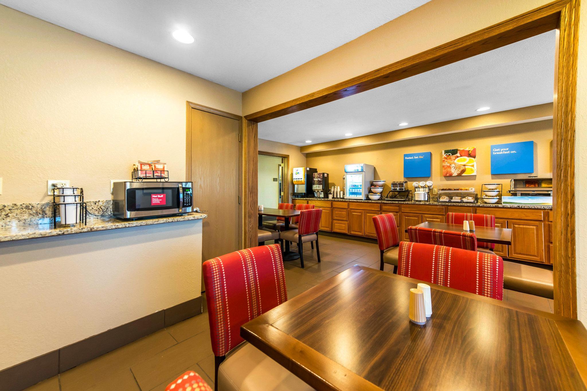 Comfort Inn & Suites Hays I-70 Екстер'єр фото