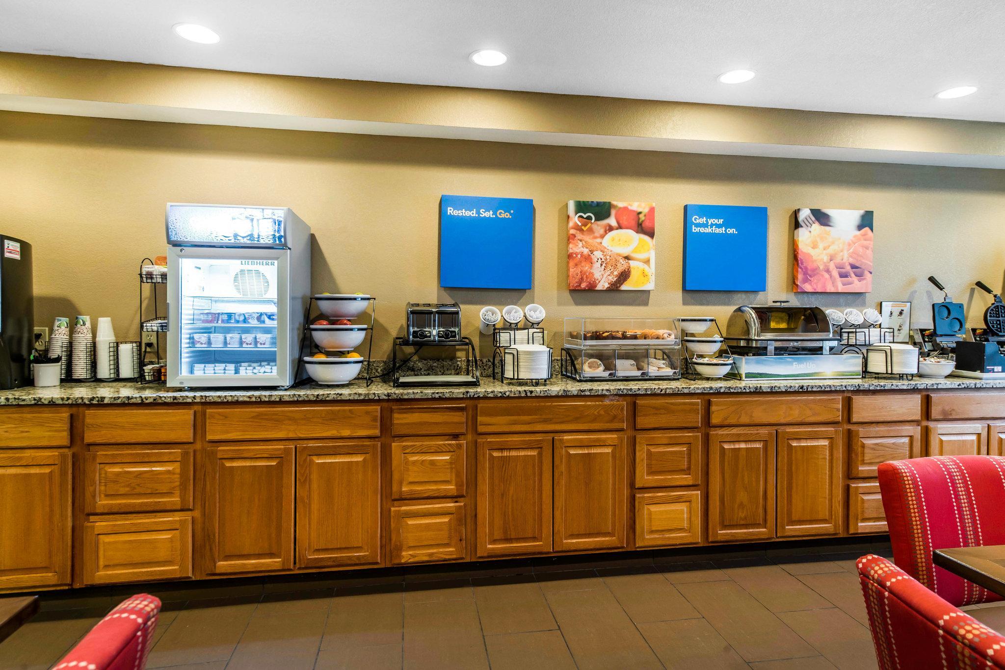 Comfort Inn & Suites Hays I-70 Екстер'єр фото