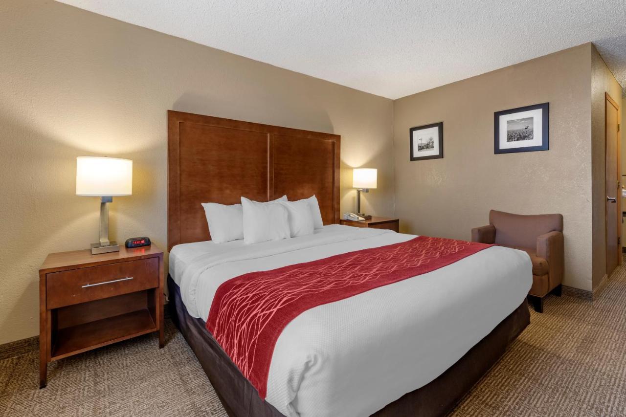 Comfort Inn & Suites Hays I-70 Екстер'єр фото