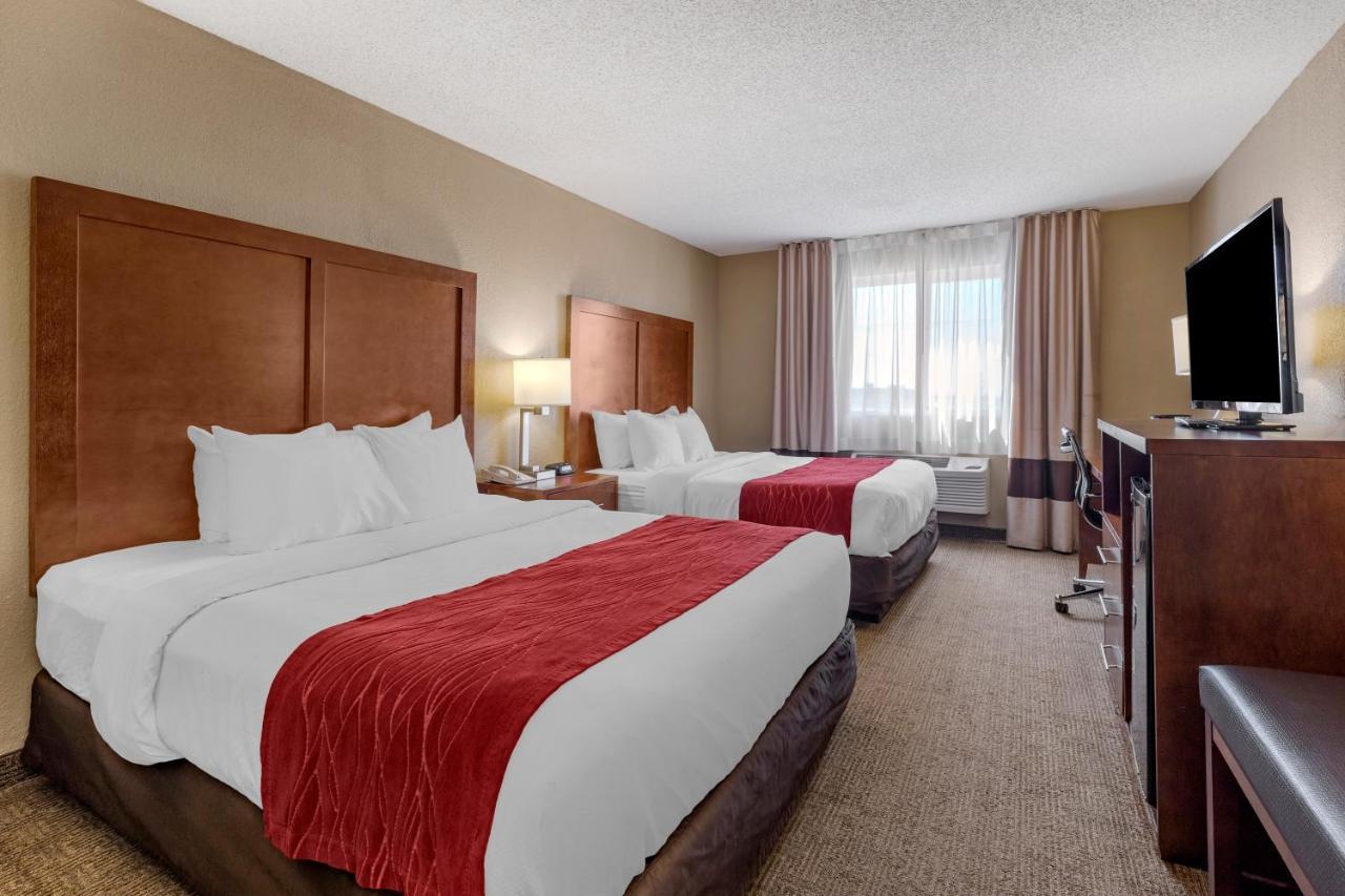 Comfort Inn & Suites Hays I-70 Екстер'єр фото
