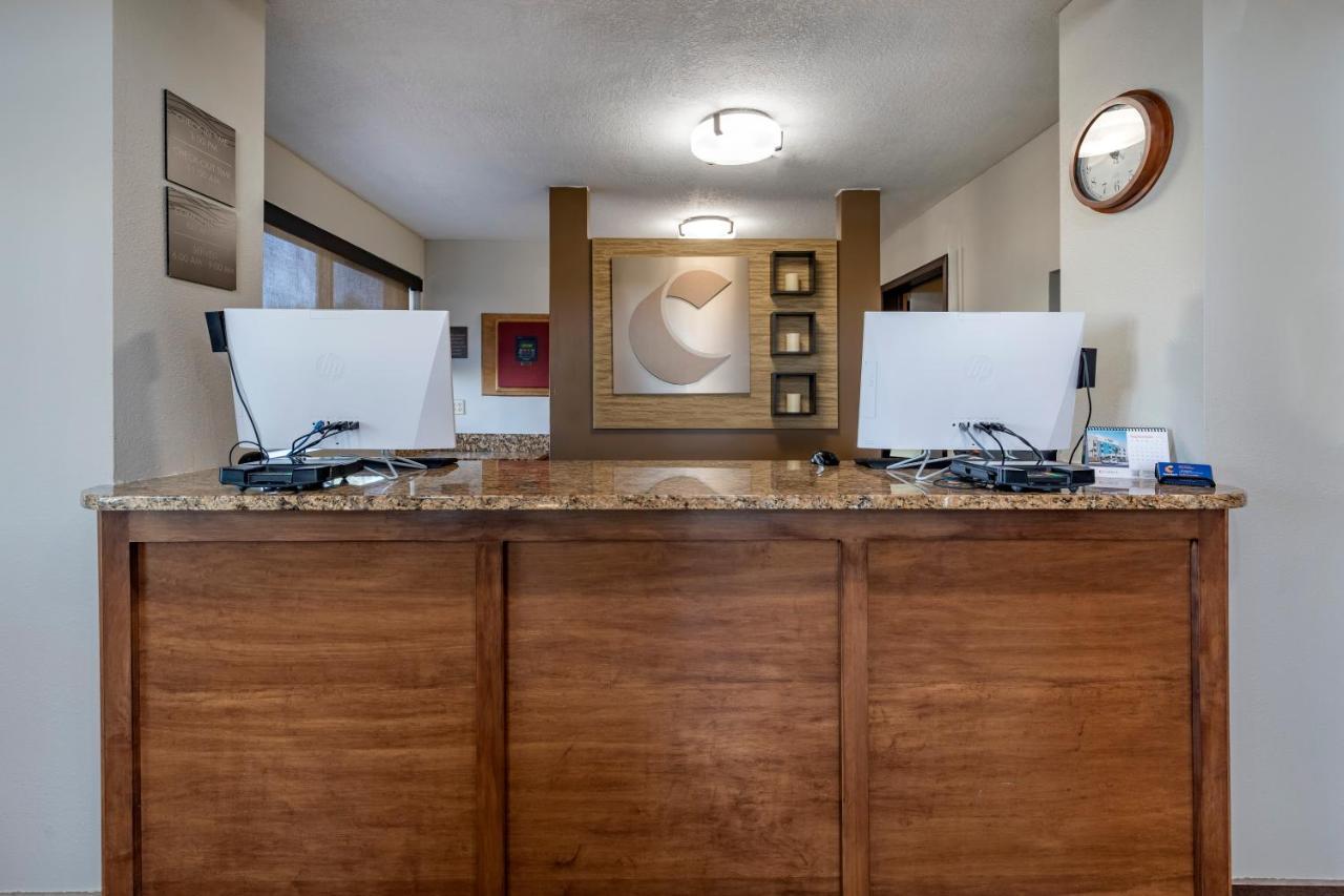 Comfort Inn & Suites Hays I-70 Екстер'єр фото