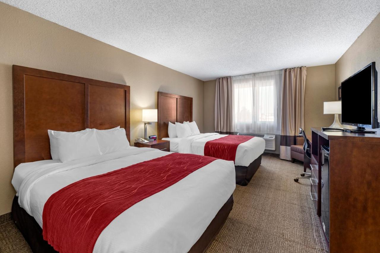 Comfort Inn & Suites Hays I-70 Екстер'єр фото