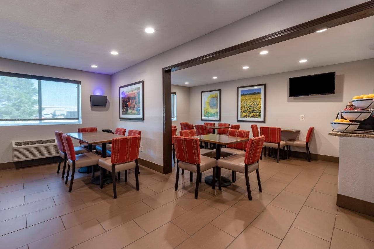 Comfort Inn & Suites Hays I-70 Екстер'єр фото