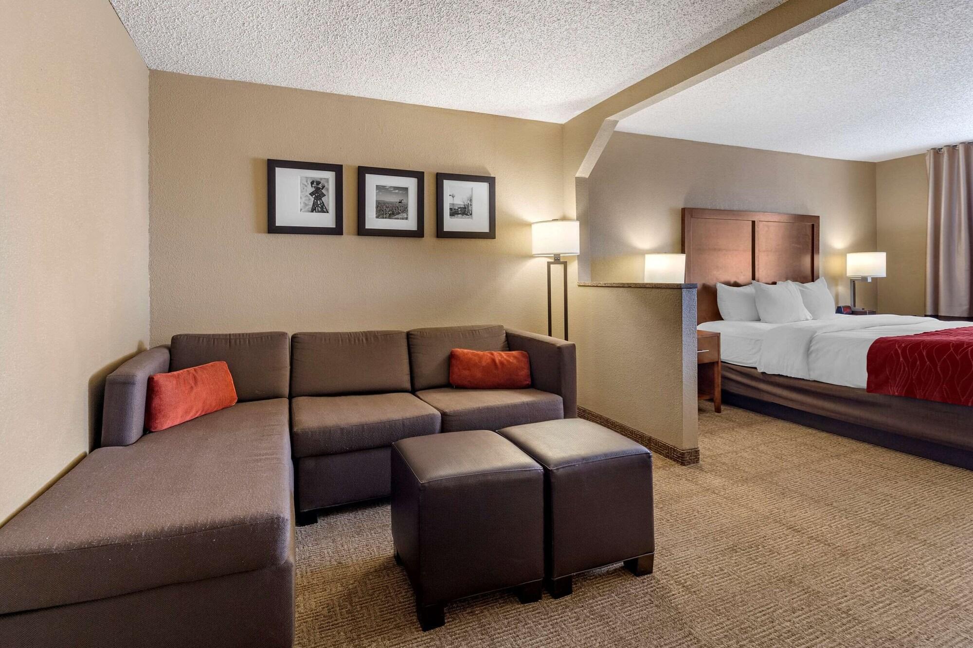 Comfort Inn & Suites Hays I-70 Екстер'єр фото