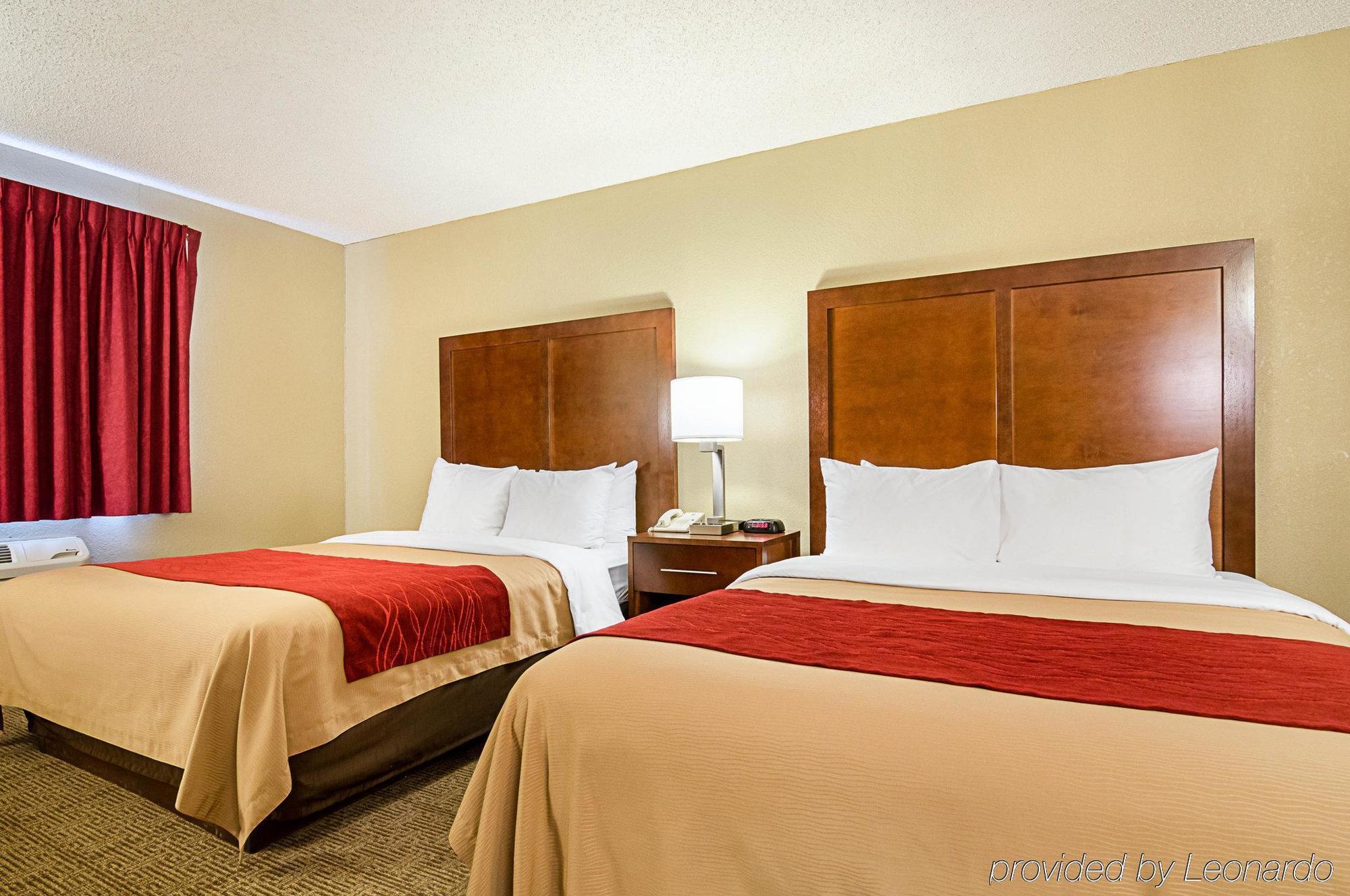 Comfort Inn & Suites Hays I-70 Екстер'єр фото