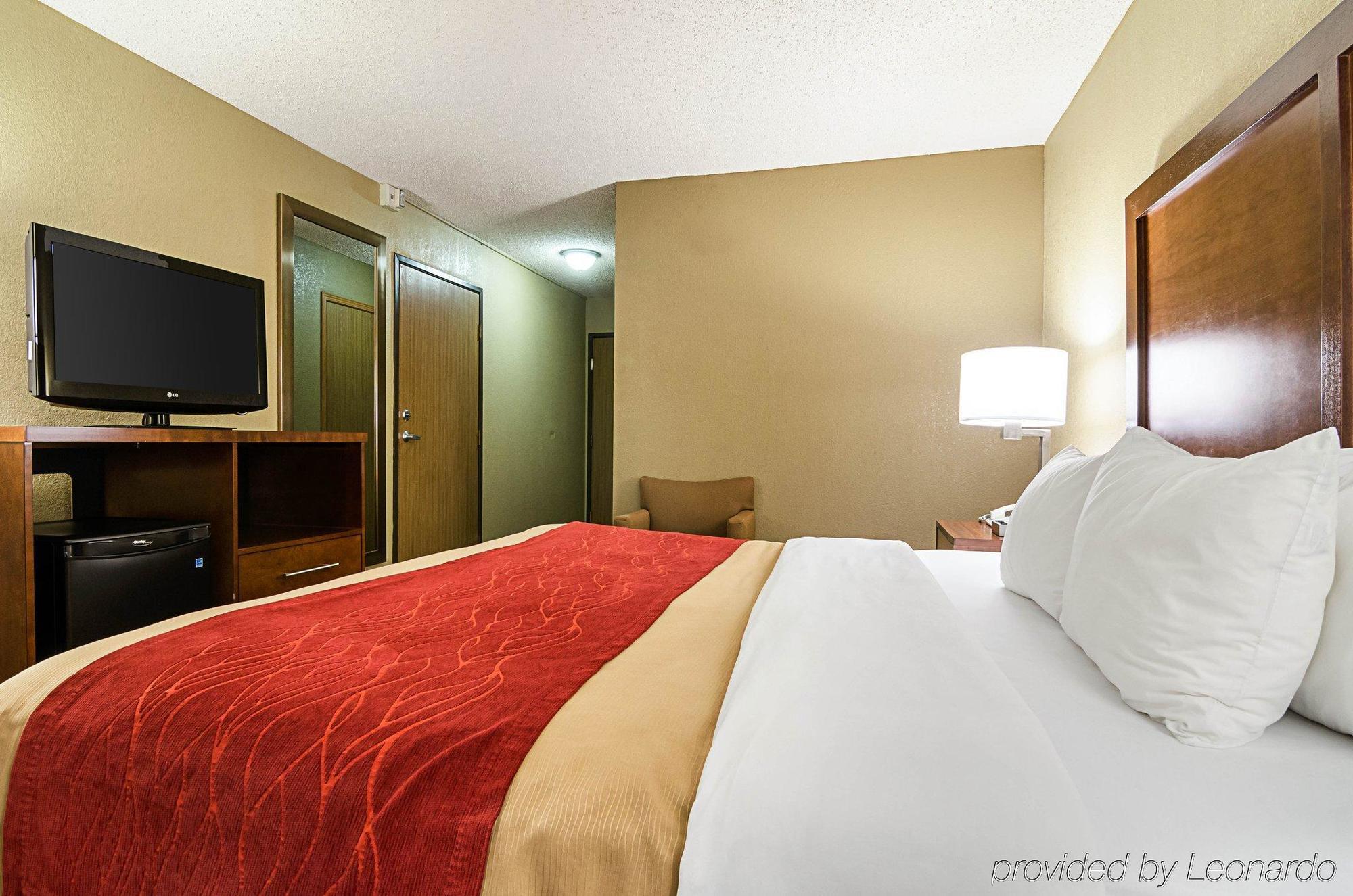 Comfort Inn & Suites Hays I-70 Екстер'єр фото
