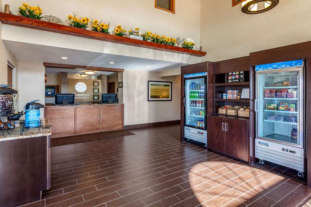Comfort Inn & Suites Hays I-70 Інтер'єр фото