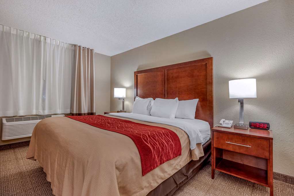 Comfort Inn & Suites Hays I-70 Номер фото
