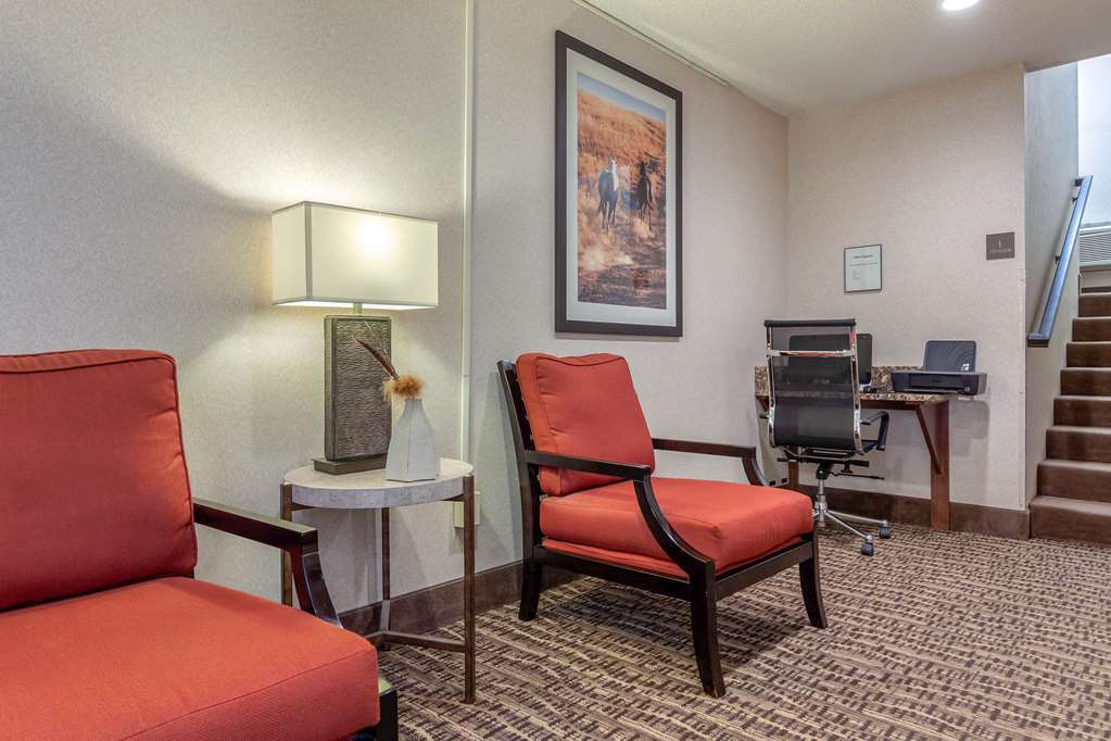 Comfort Inn & Suites Hays I-70 Зручності фото