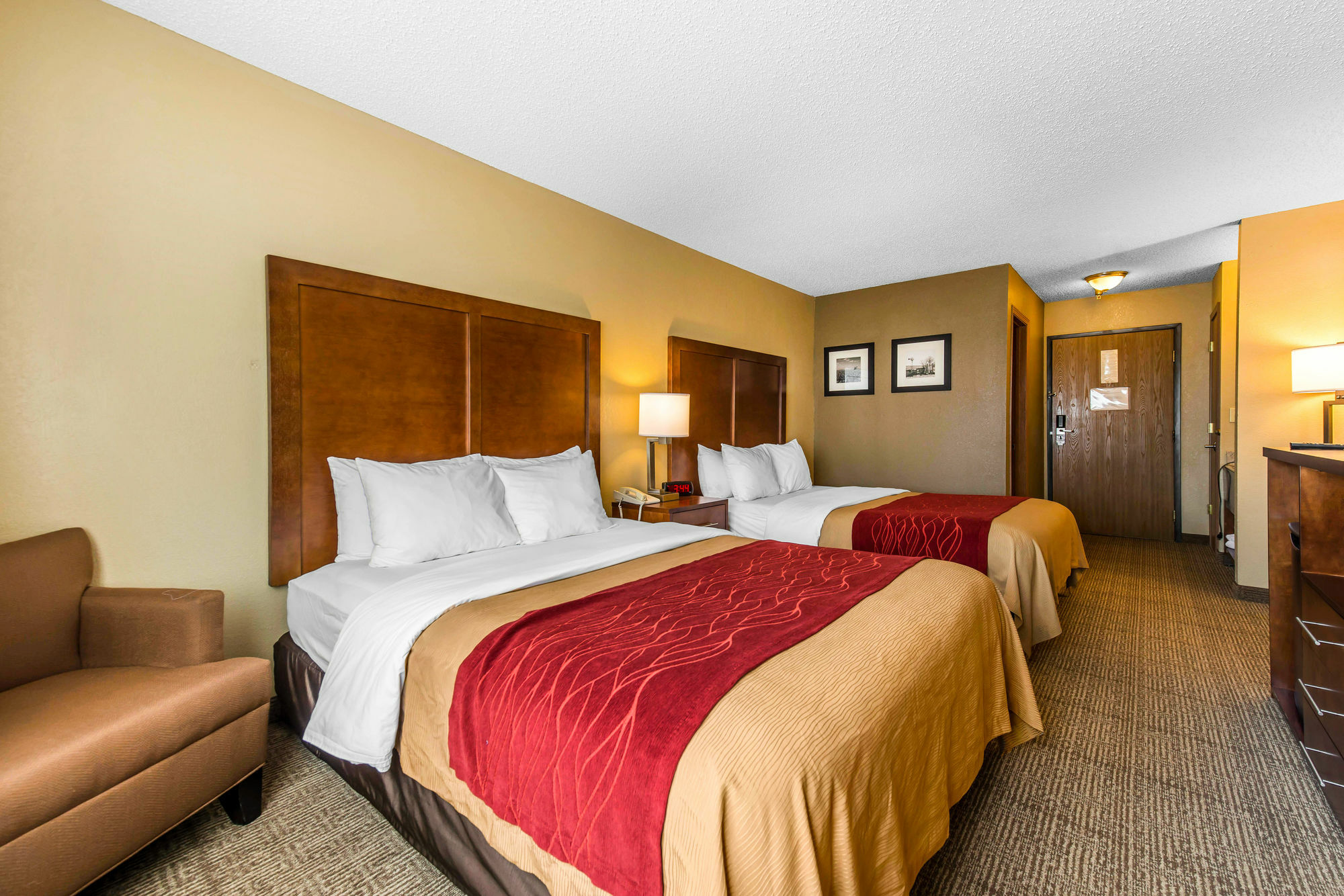 Comfort Inn & Suites Hays I-70 Екстер'єр фото