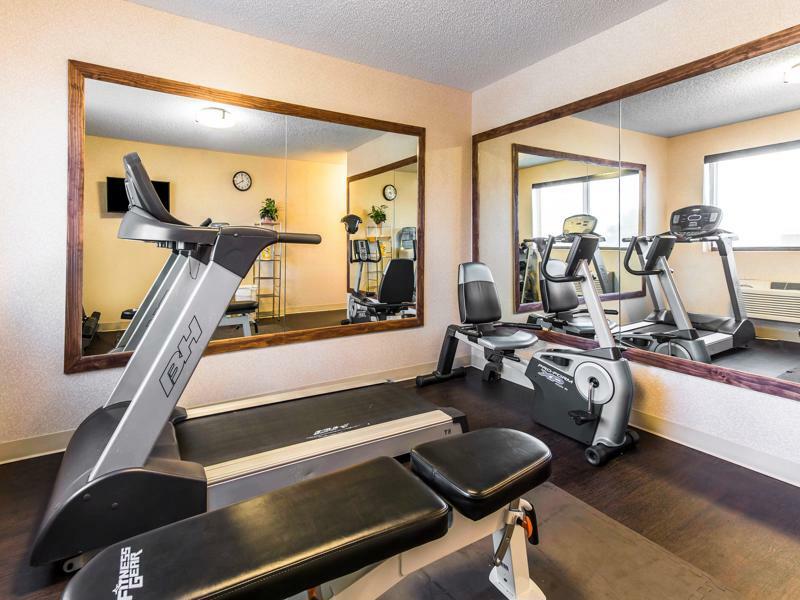 Comfort Inn & Suites Hays I-70 Екстер'єр фото