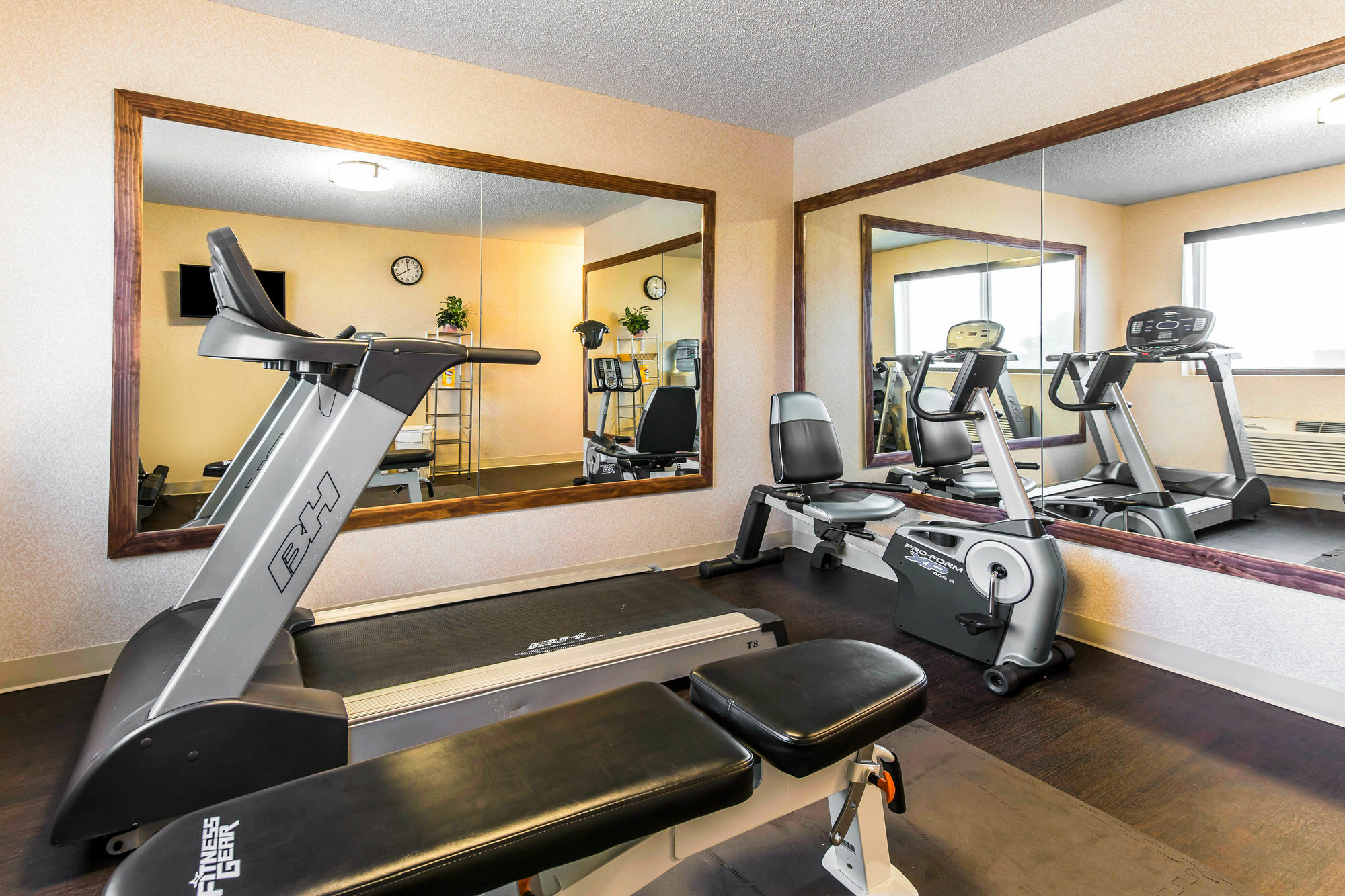 Comfort Inn & Suites Hays I-70 Екстер'єр фото